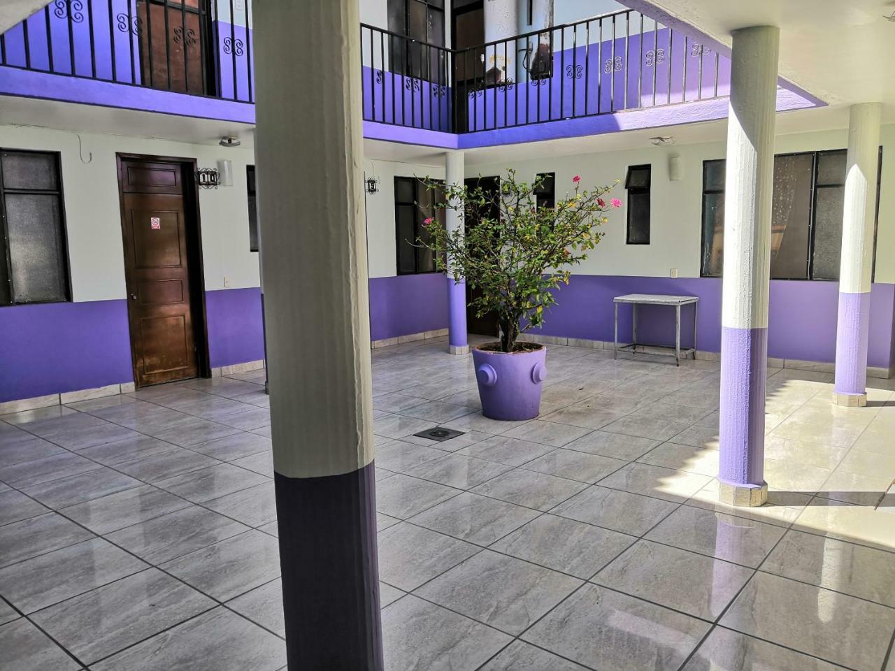 Hotel Los Arcos Penjamo Exterior photo