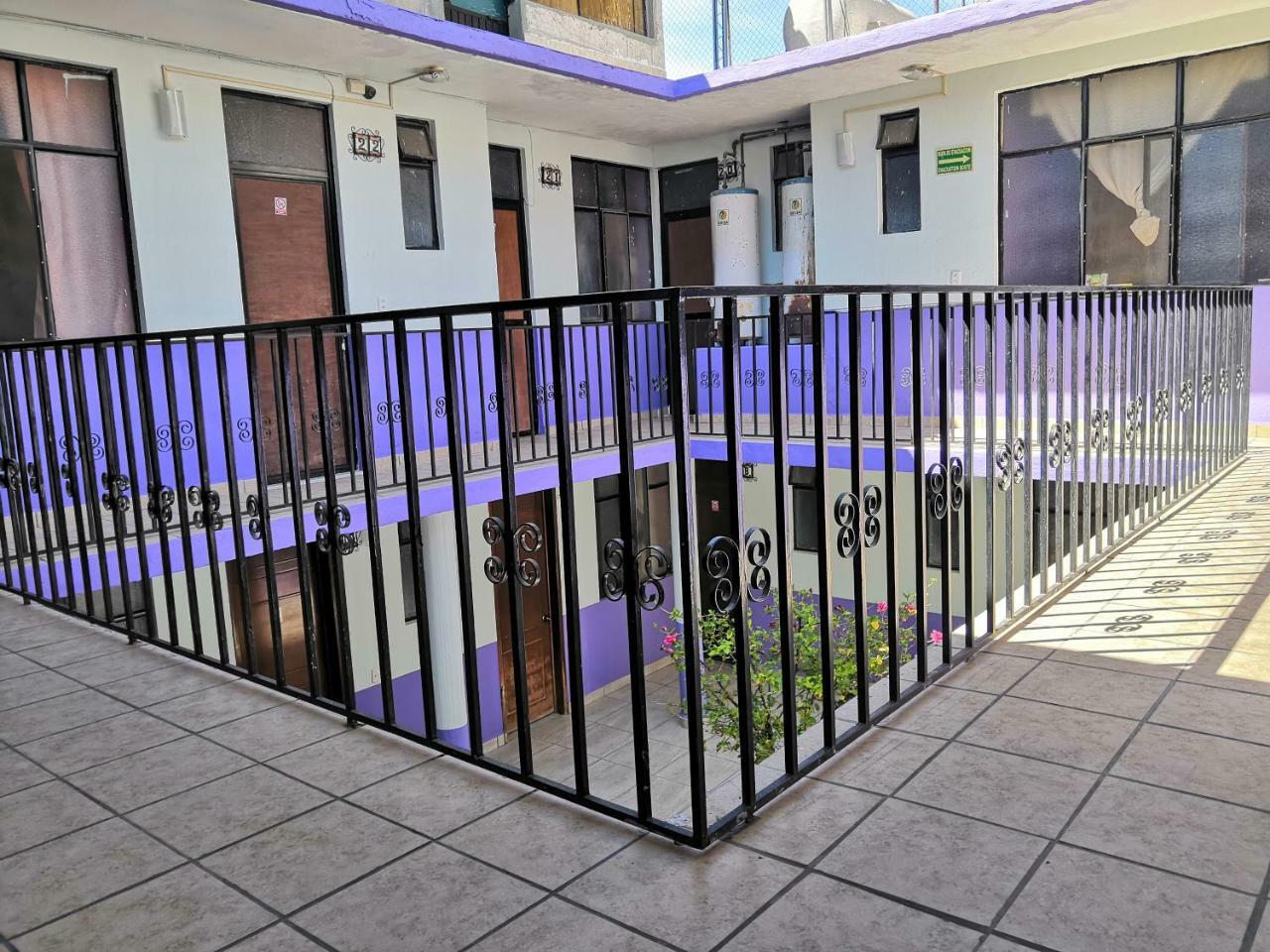 Hotel Los Arcos Penjamo Exterior photo