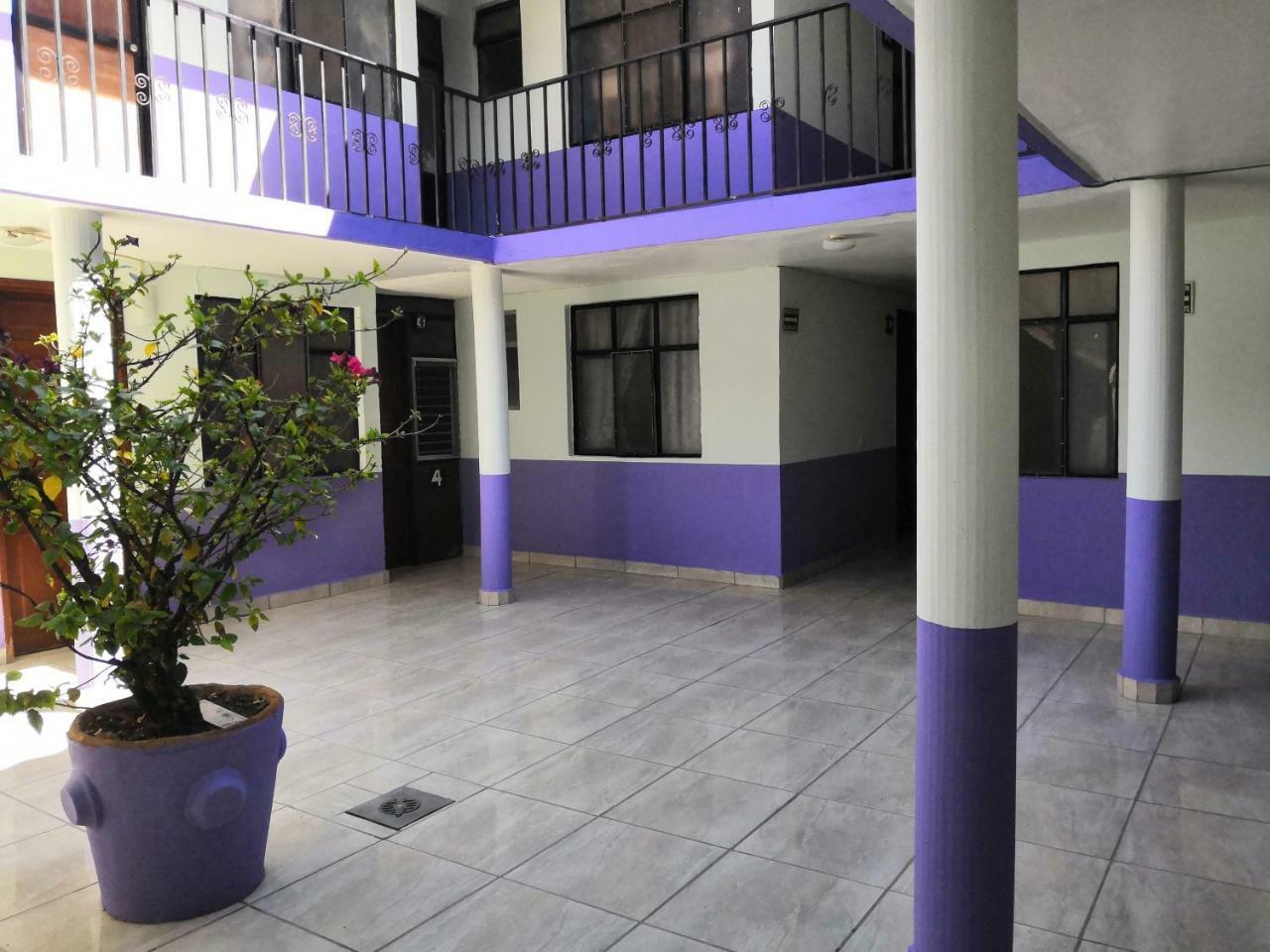 Hotel Los Arcos Penjamo Exterior photo
